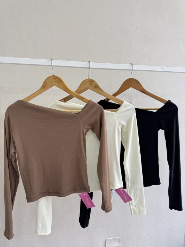 Remera Dianella