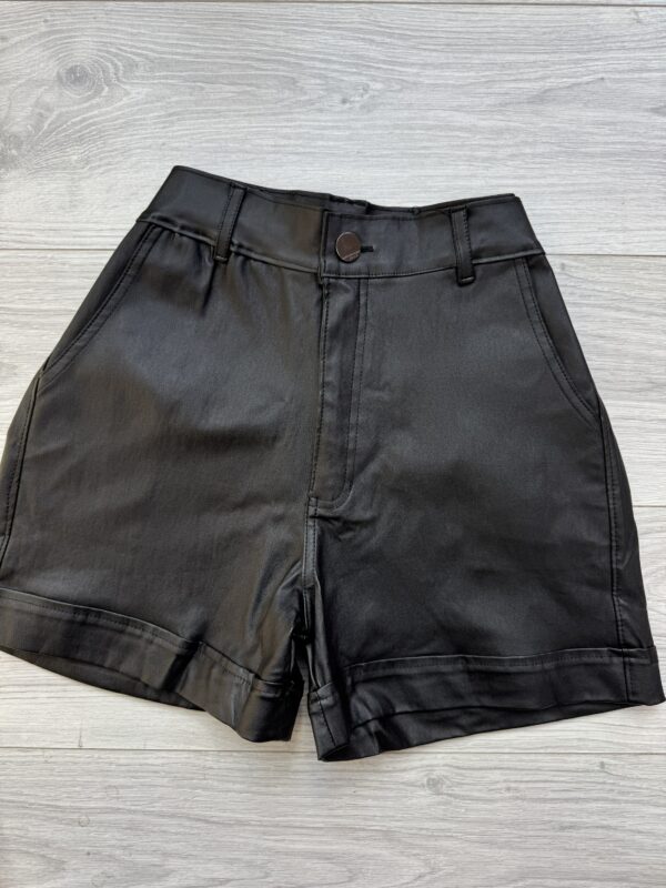 Short Sandy