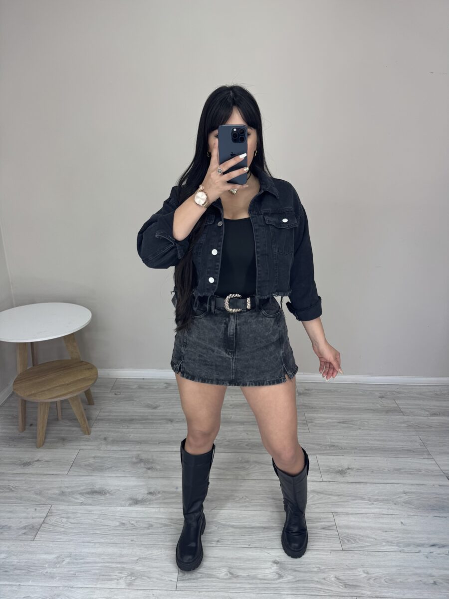 Campera crop black