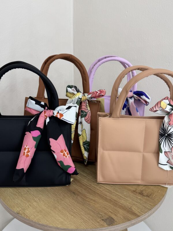 Cartera lazo