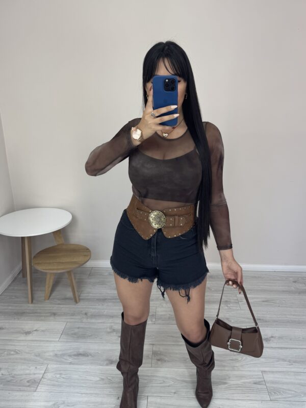 Body brown