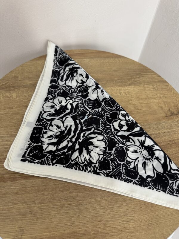 Pañuelo flores chicas